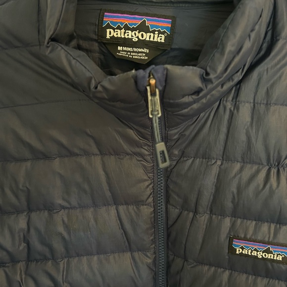 Patagonia men’s medium navy blue down sweater puffer jacket with pockets - Picture 3 of 16